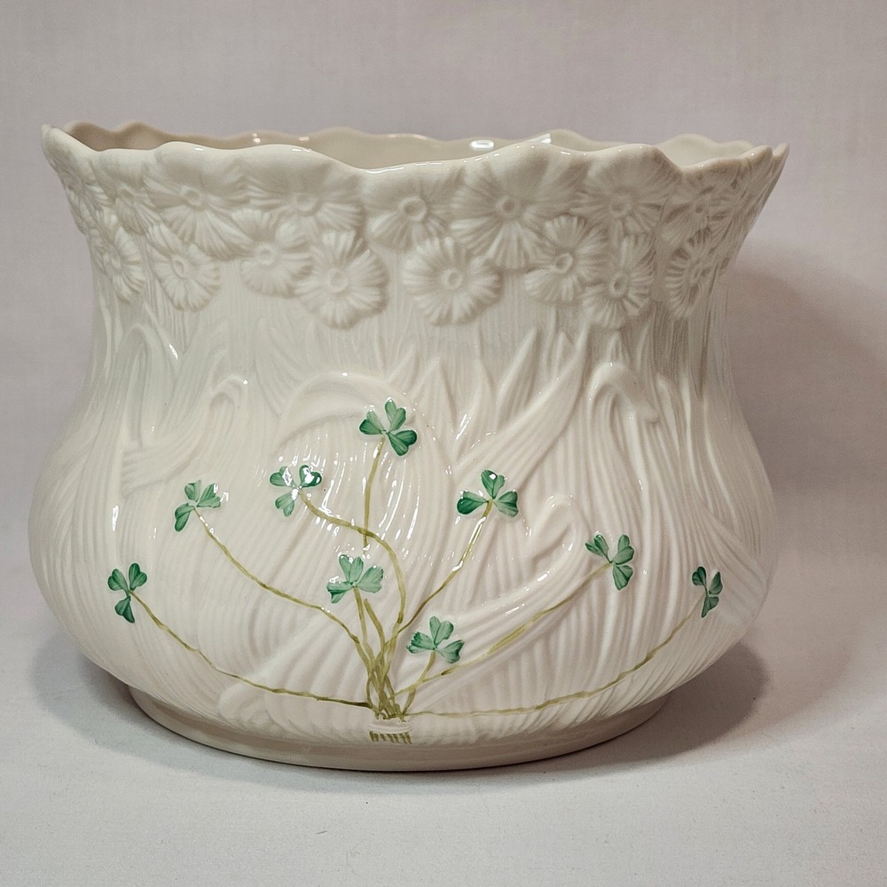 Belleek Ireland Daisy Planter 2041 Parian China Shamrocks Ivory Green 5.5in